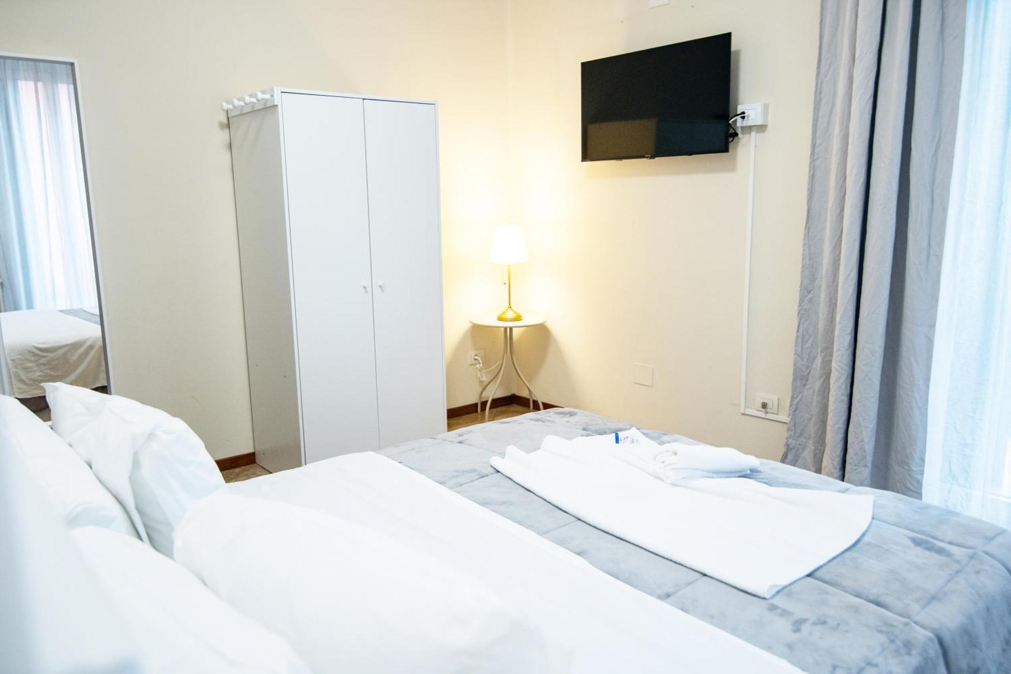 Verona Apartments&Rooms Porta Vittoria Esterno foto