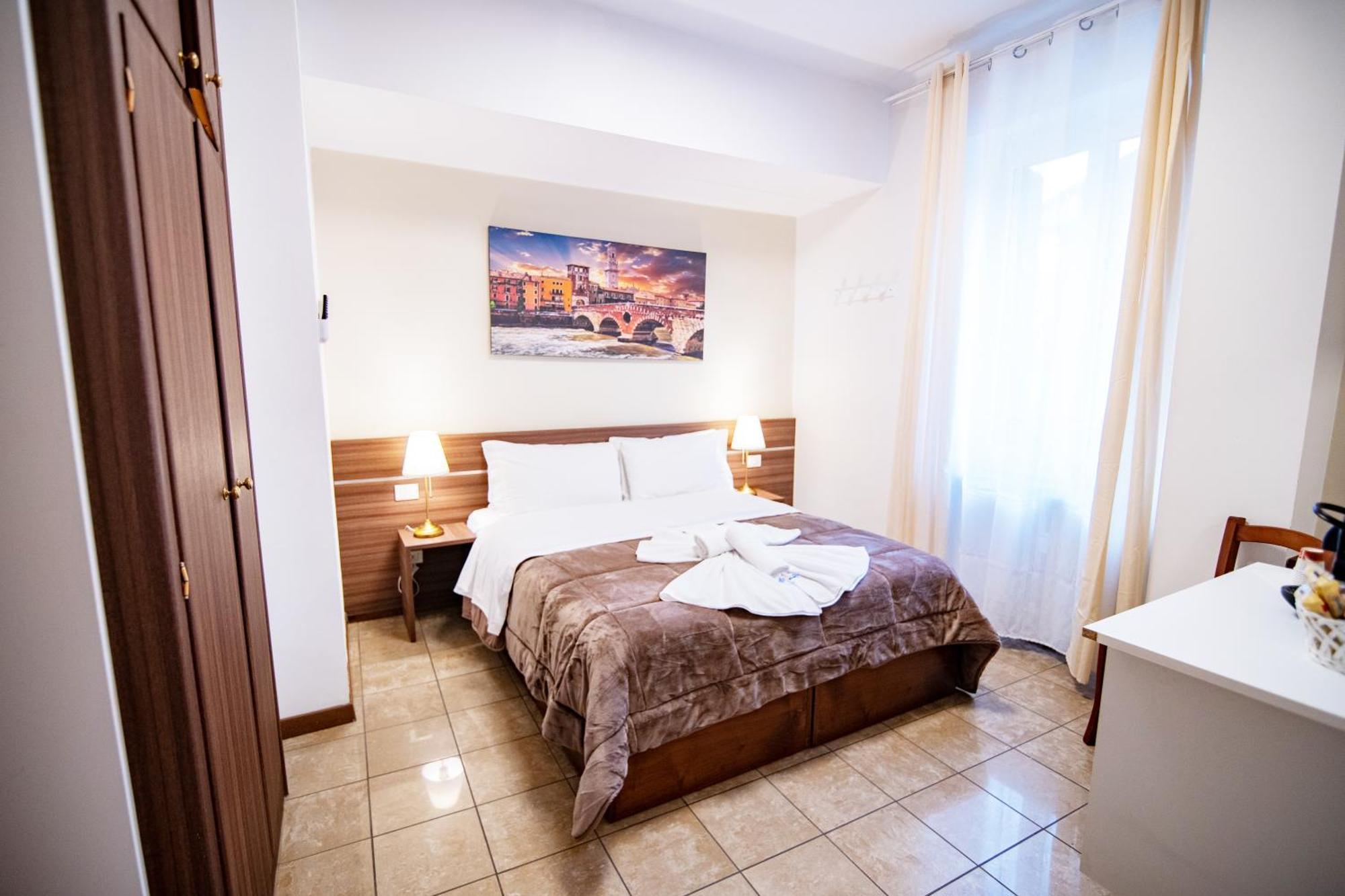 Verona Apartments&Rooms Porta Vittoria Esterno foto